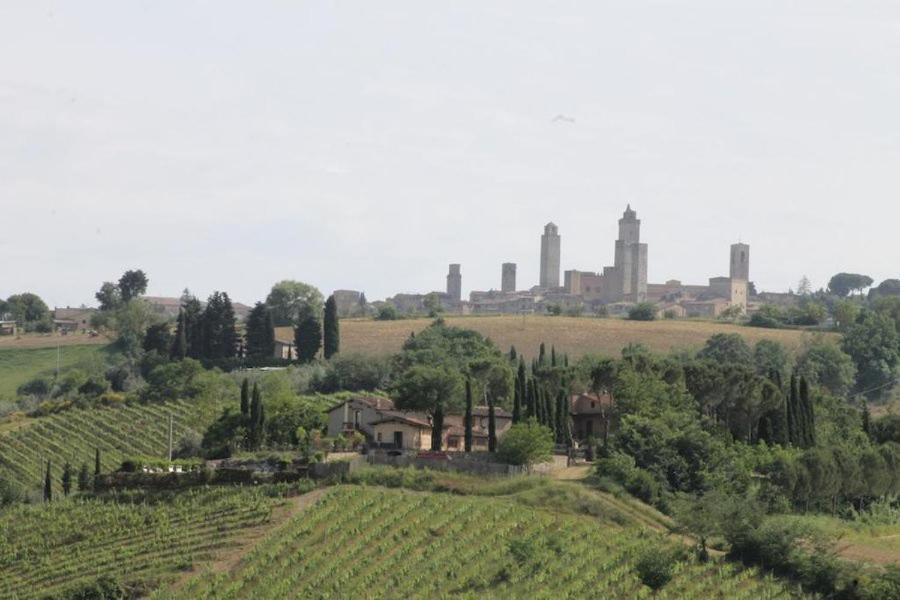 Podere Vigna Del Sole Apartment Сан Джиминяно Екстериор снимка